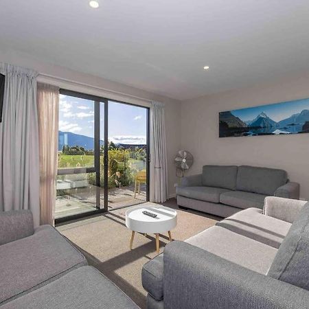 Great Views From New 2 Bedroom Apartment Te Anau Extérieur photo