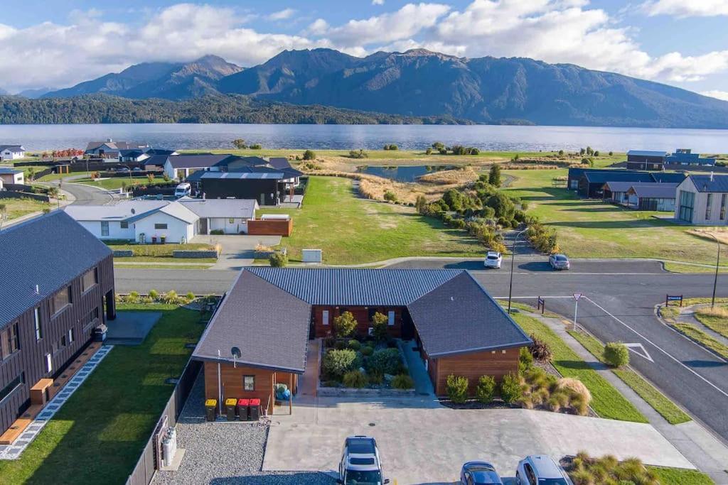 Great Views From New 2 Bedroom Apartment Te Anau Extérieur photo